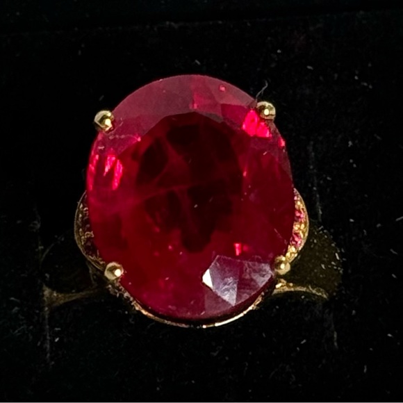Pigeon blood Ruby Oval 17 ct sterling ring size 7 - Picture 6 of 7